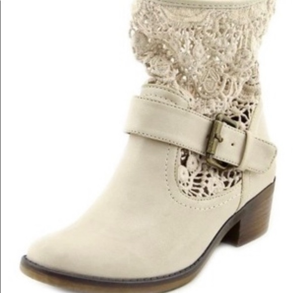 Bare Traps lace boots - Picture 2 of 3